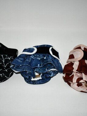 VUNCESSIN Reusable Female Dog Diapers Medium Pack of 3 Washable Leakproof  NWT